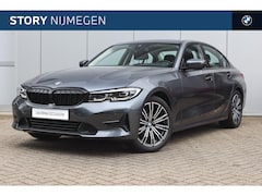 BMW 3-serie - 320i Sedan Automaat / Comfort Access / Stoelverwarming / LED / Cruise Control / Live Cockp
