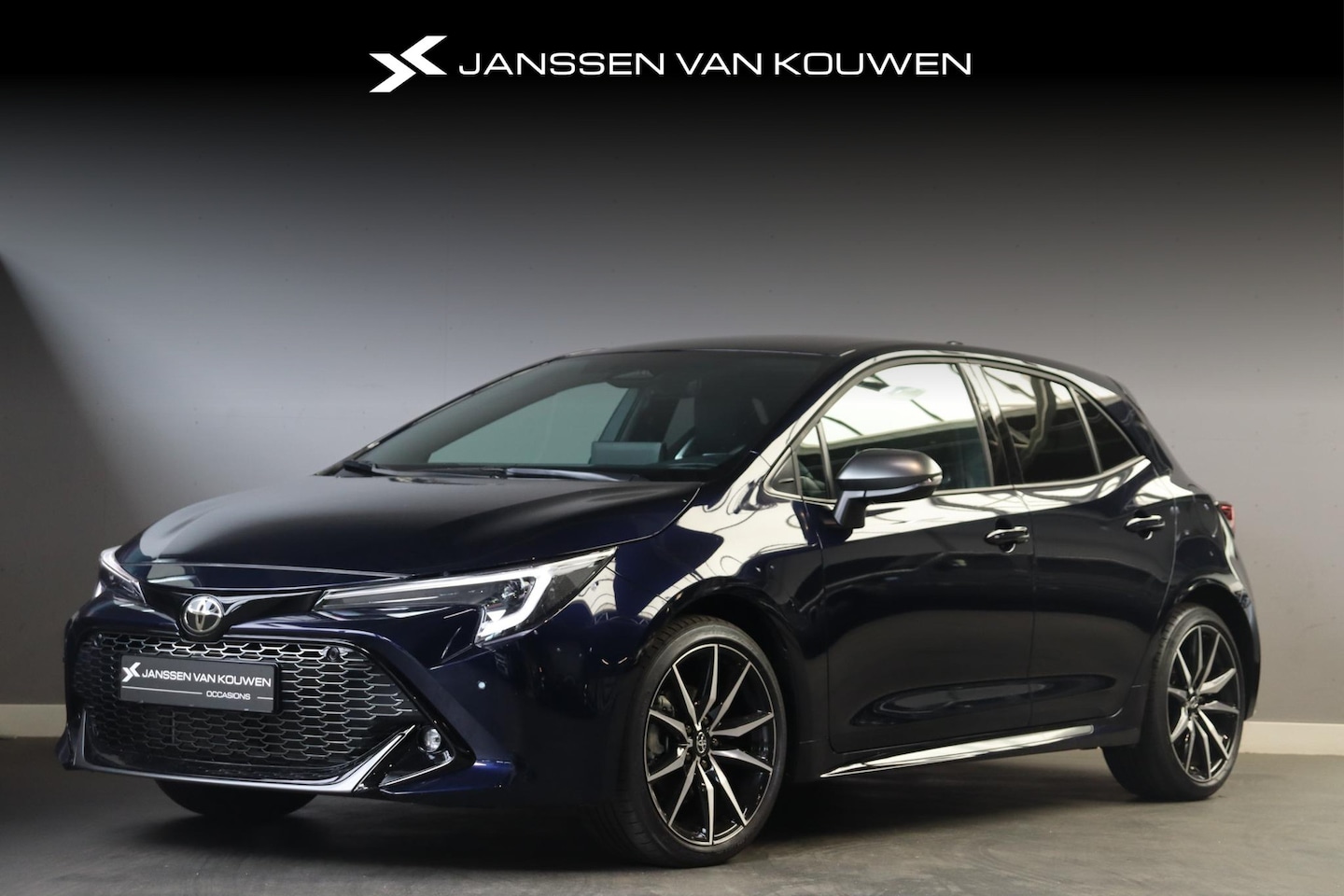 Toyota Corolla - Hybrid 140 GR Sport / 18" velgen / Stoelverwarming / Digitale Cockpit / Sportstoelen - AutoWereld.nl