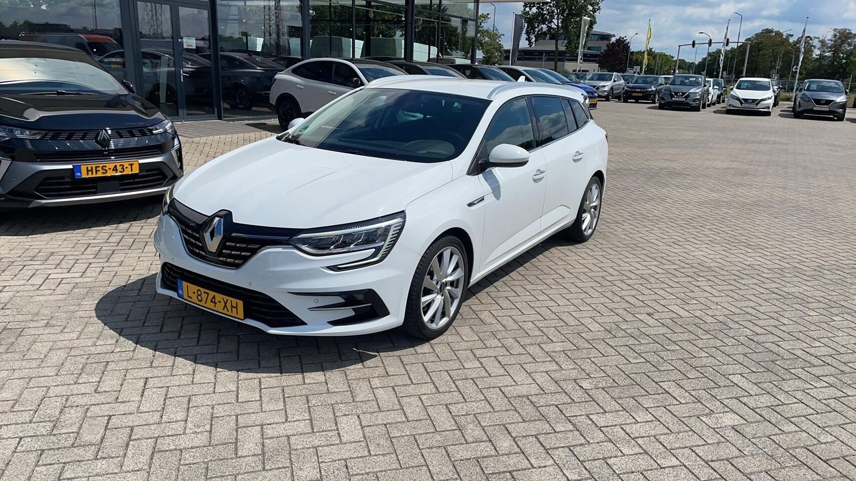 Renault Mégane Estate - 1.3 TCe Intens Trekhaak met afneembare kogel | LM Velgen | NL Auto | Dealer onderhouden - AutoWereld.nl