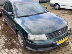 Volkswagen Passat - 1.6 Sedan