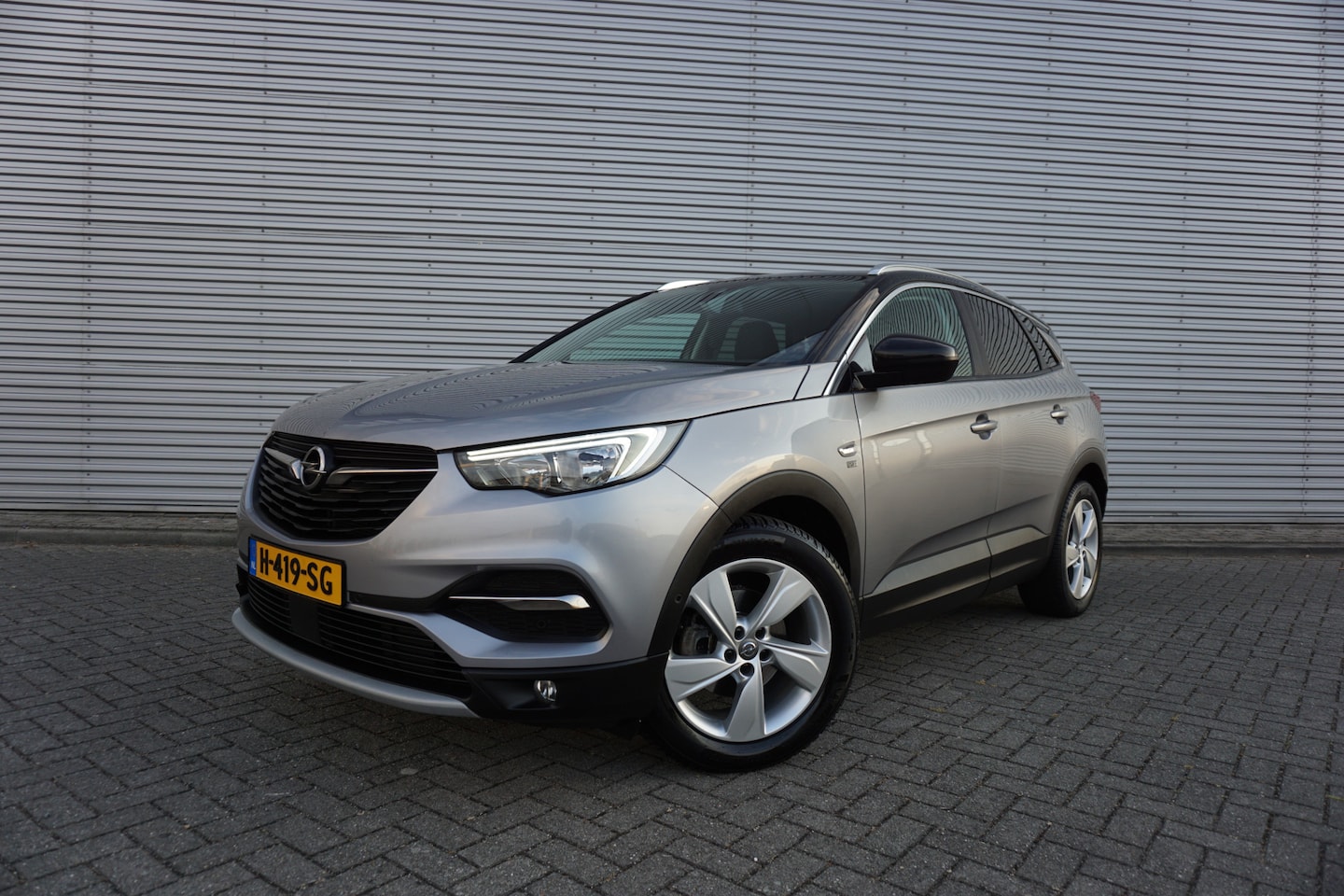 Opel Grandland X - 1.2 Turbo 120 Jaar Edition Climate / Navi / Carplay / Cruise / Stoelverw. / Trekhaak - AutoWereld.nl
