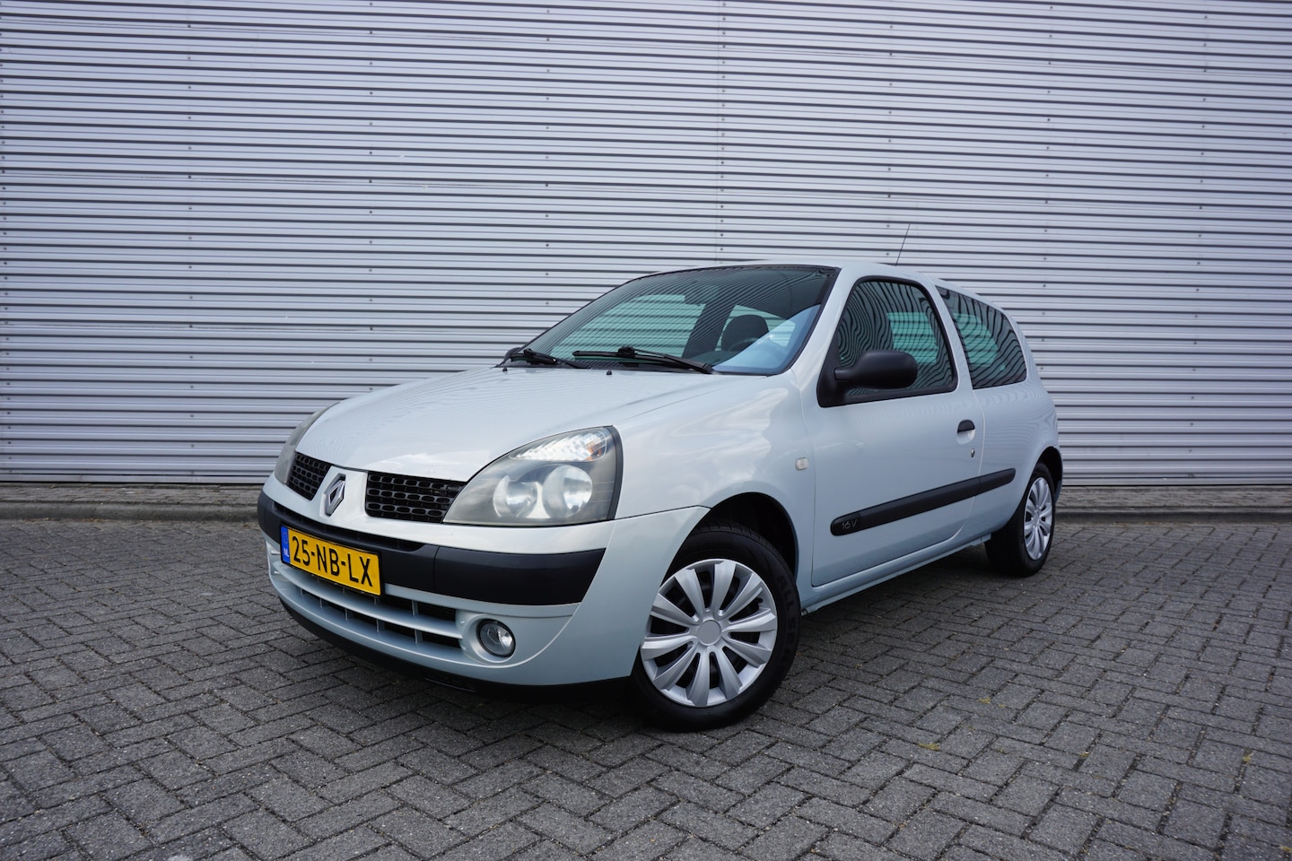 Renault Clio - 1.2-16V Dynamique Airco / Elektr. ramen / Trekhaak / NAP - AutoWereld.nl