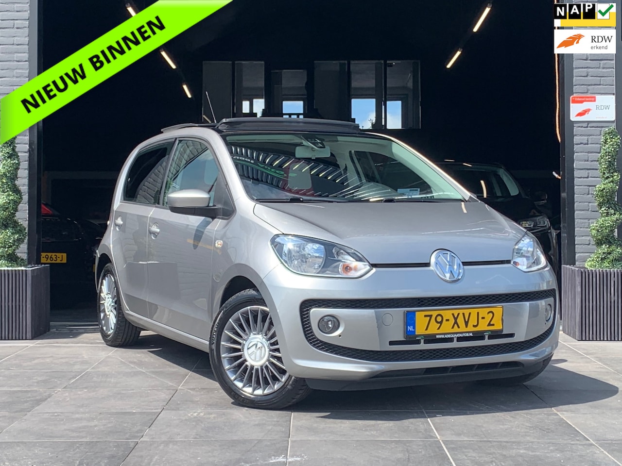 Volkswagen Up! - 1.0high up!|Cruise Control|Airco|Pano|NAP|APK - AutoWereld.nl