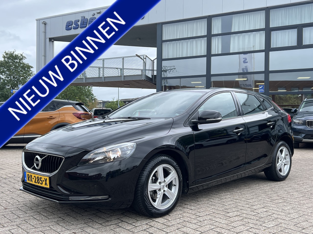 Volvo V40 - 2.0 D2 Kinetic Navigatie Stoel + Voorruit verwarming Lichtmetalen Velgen Parkeersensoren V - AutoWereld.nl