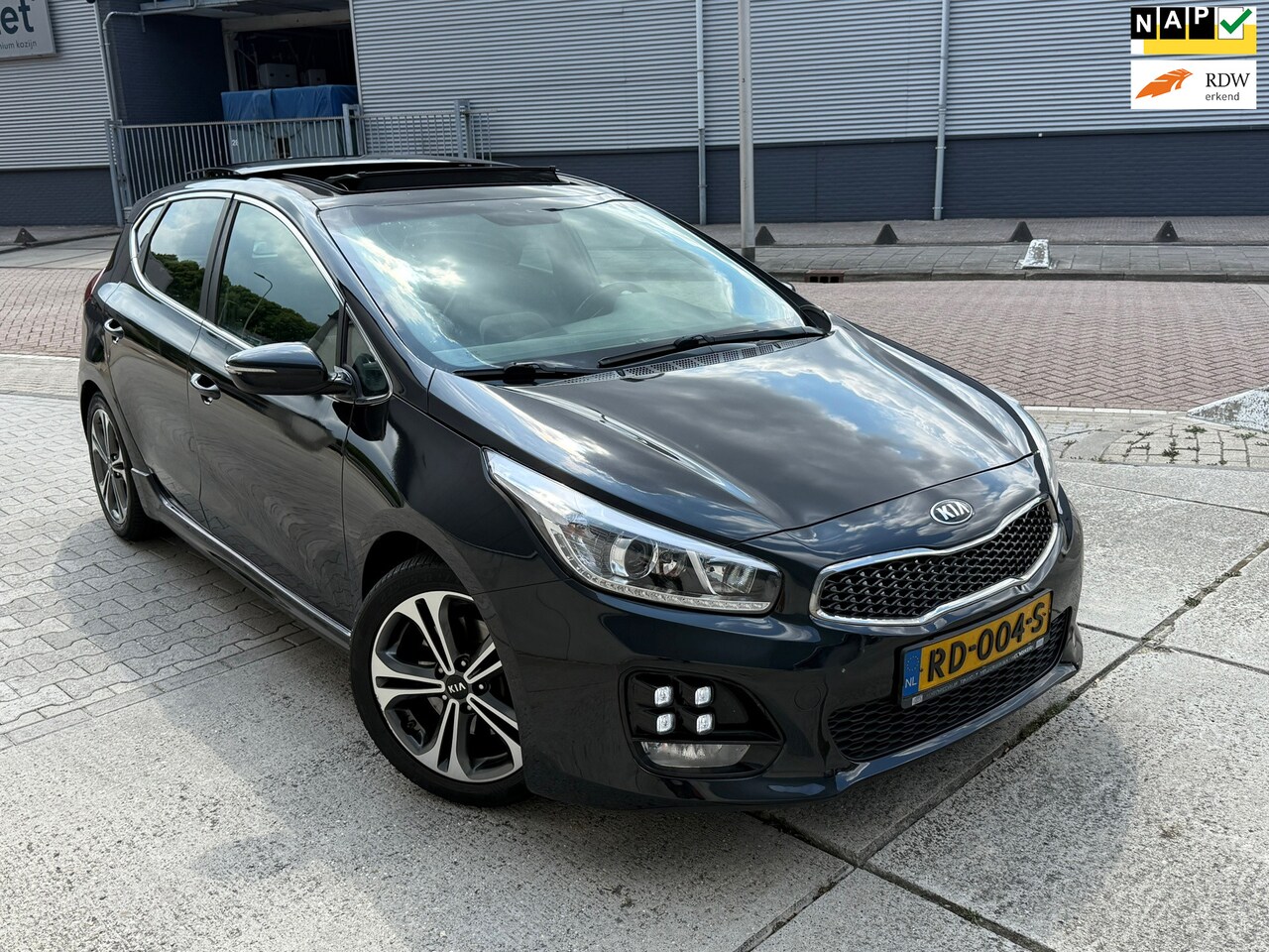 Kia Cee'd - 1.0 T-GDi GT-Line Summer Edition Panorama Stoel/stuur verwarming - AutoWereld.nl