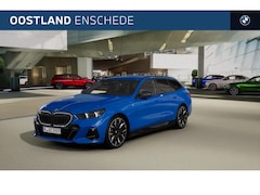 BMW 5-serie Touring - 530e M Sport Automaat / Panoramadak / Trekhaak / Bowers & Wilkins / M Multifunctionele Sto