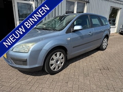 Ford Focus Wagon - 1.6-16V Trend