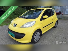 Peugeot 107 - 1.0-12V XR