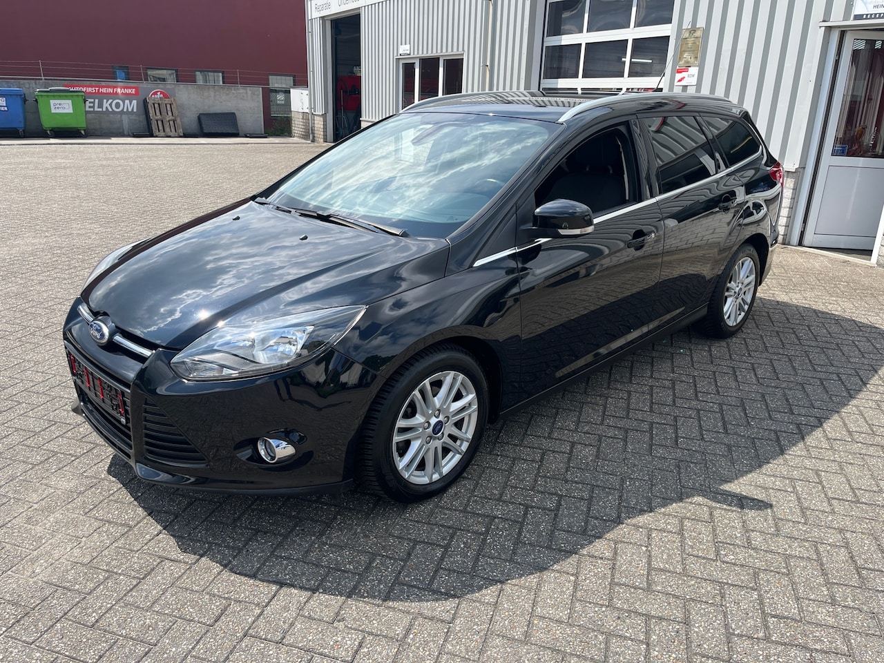 Ford Focus - 1.0i Ecoboost Turnier - AutoWereld.nl