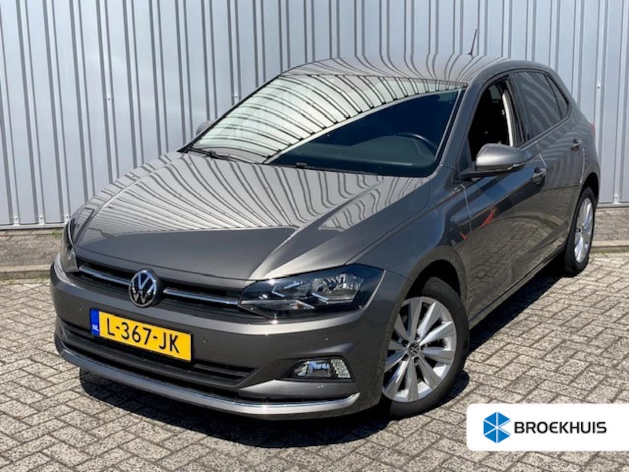 Volkswagen Polo - 1.0 TSI Highline 96pk DSG/AUTO Navigatie | App connect | Stoelverwarming | Privacy glass | - AutoWereld.nl