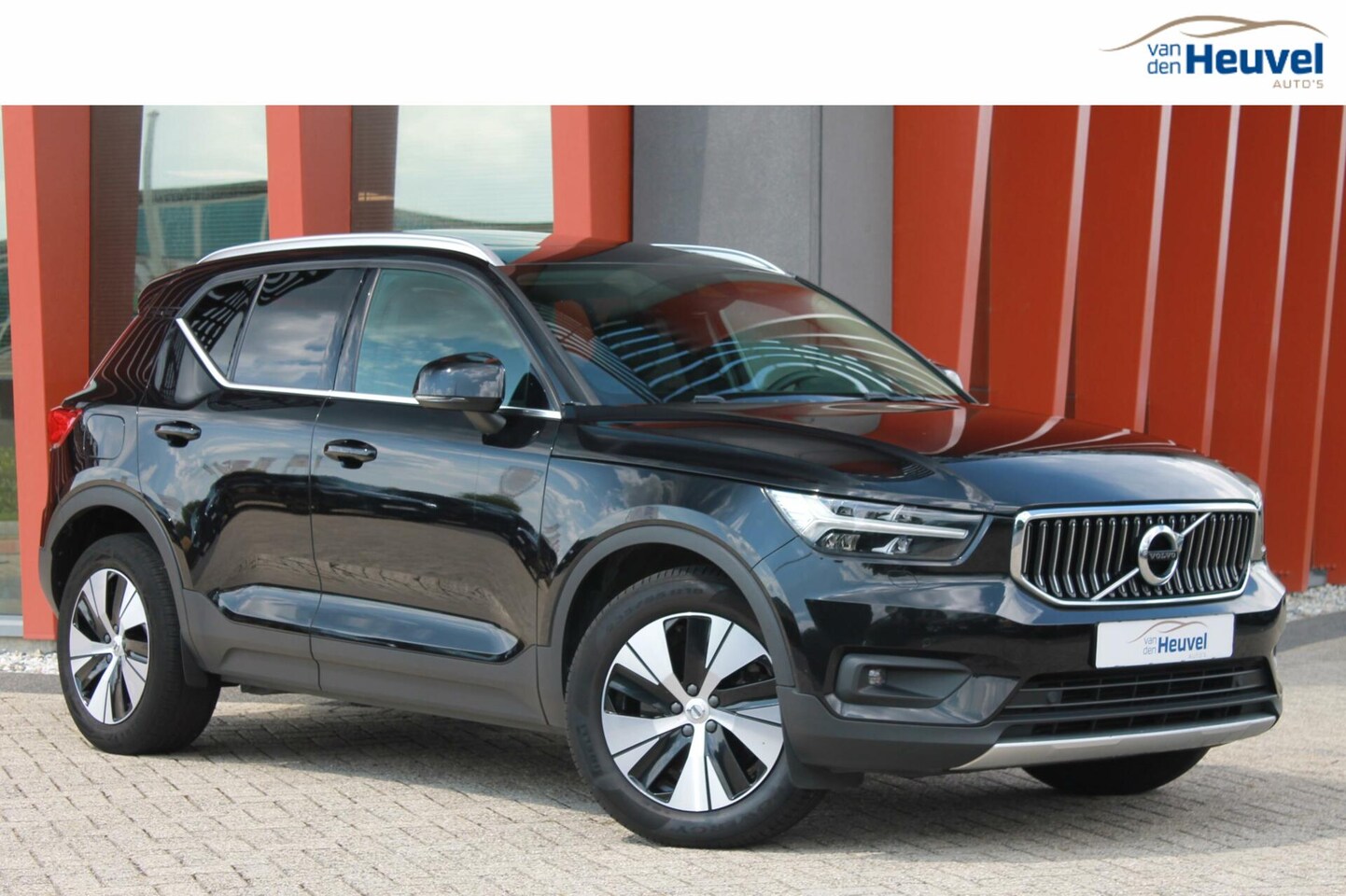 Volvo XC40 - T5 Recharge Business Pro | Panoramadak | Parkeercamera | Harman / Kardon | BLIS | Keyless - AutoWereld.nl