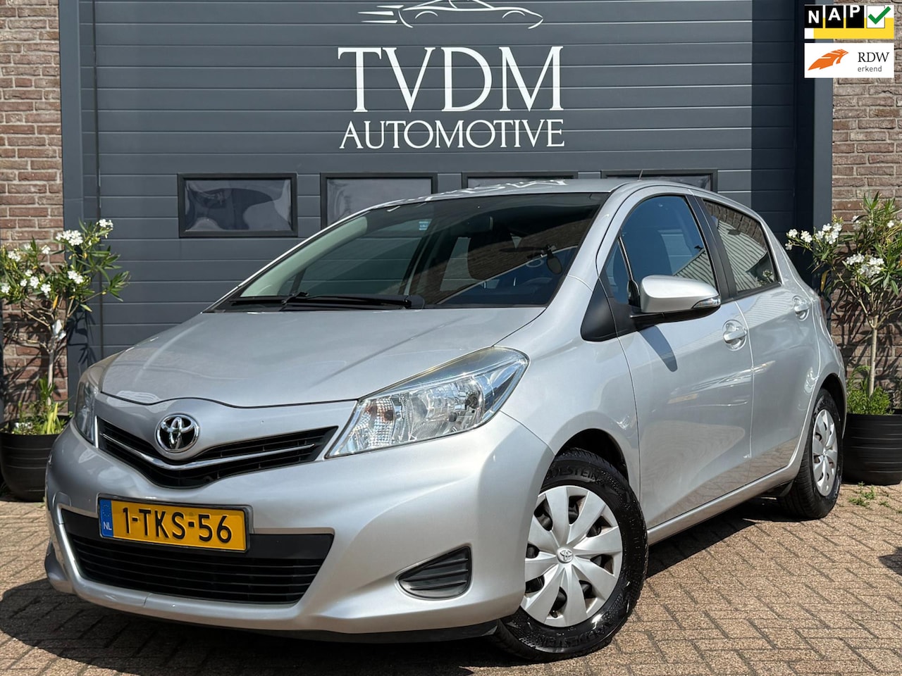 Toyota Yaris - 1.0 VVT-i Now |AIRCO|TREKHAAK|5-DEURS - AutoWereld.nl
