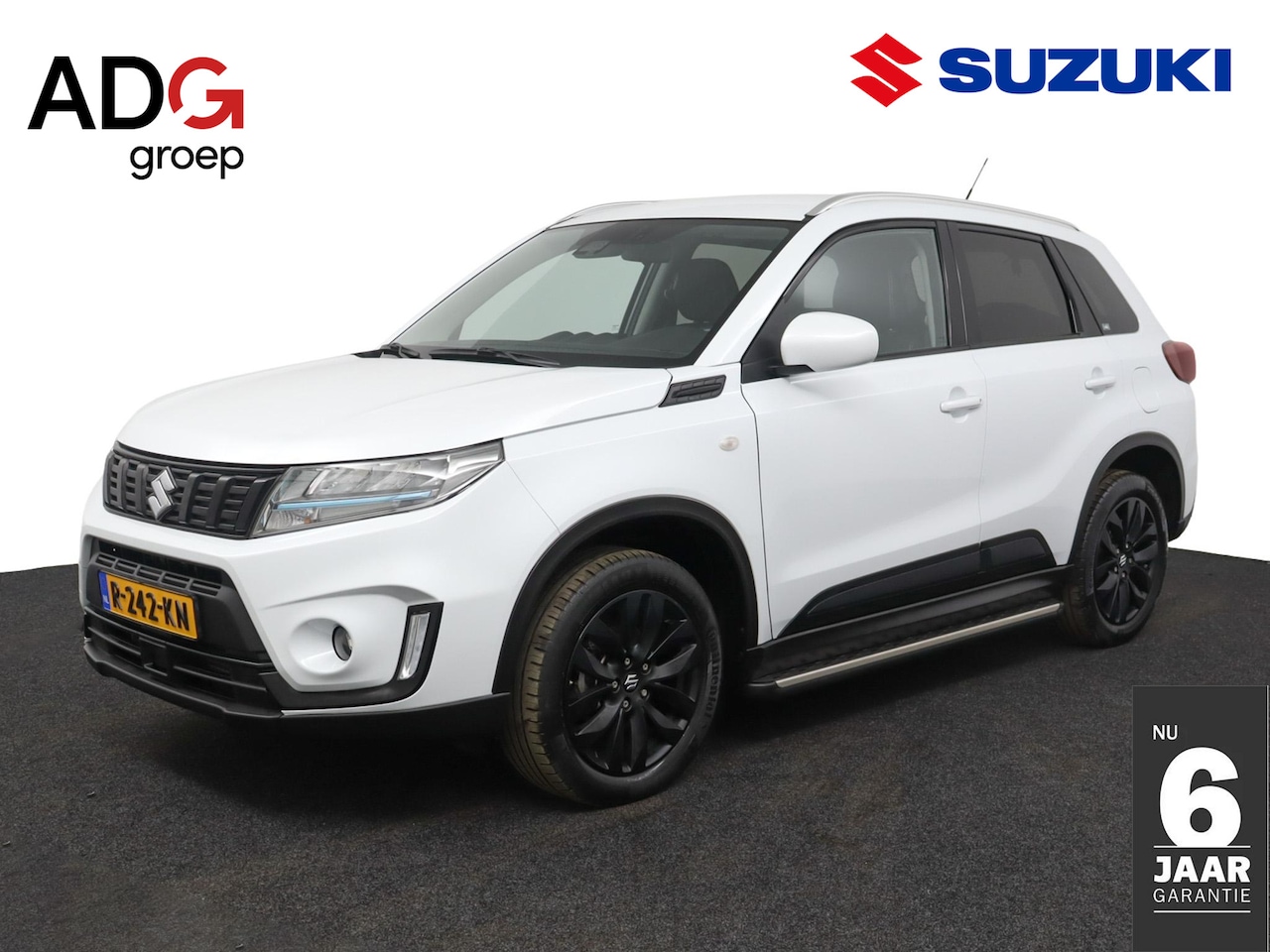 Suzuki Vitara - 1.4 Boosterjet Select Smart Hybrid | Black Edition | Trekhaak | Sidebars | Achteruitrijcam - AutoWereld.nl