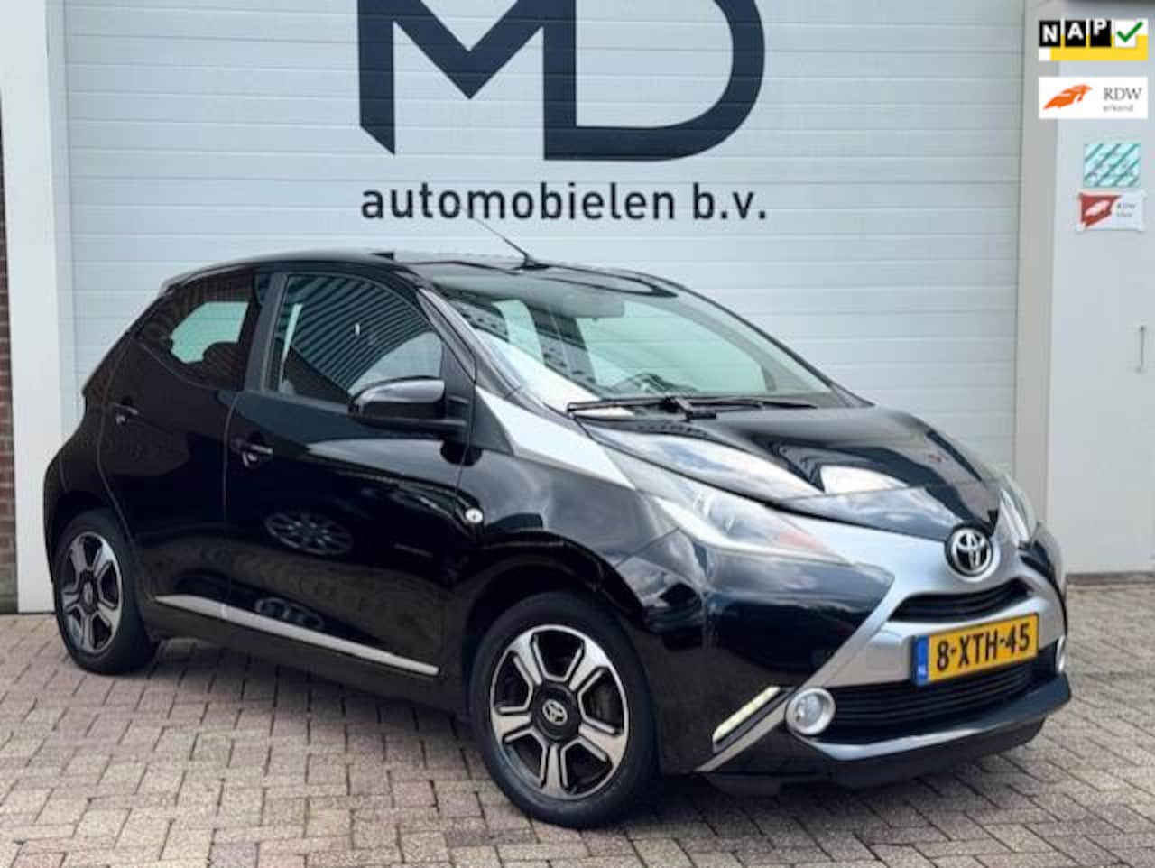 Toyota Aygo - 1.0 VVT-i x-clusiv -LED-Cruise-Clima-Camera - AutoWereld.nl