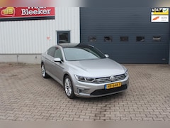 Volkswagen Passat - 1.4 TSI GTE Highline Stoelverw, pano dak
