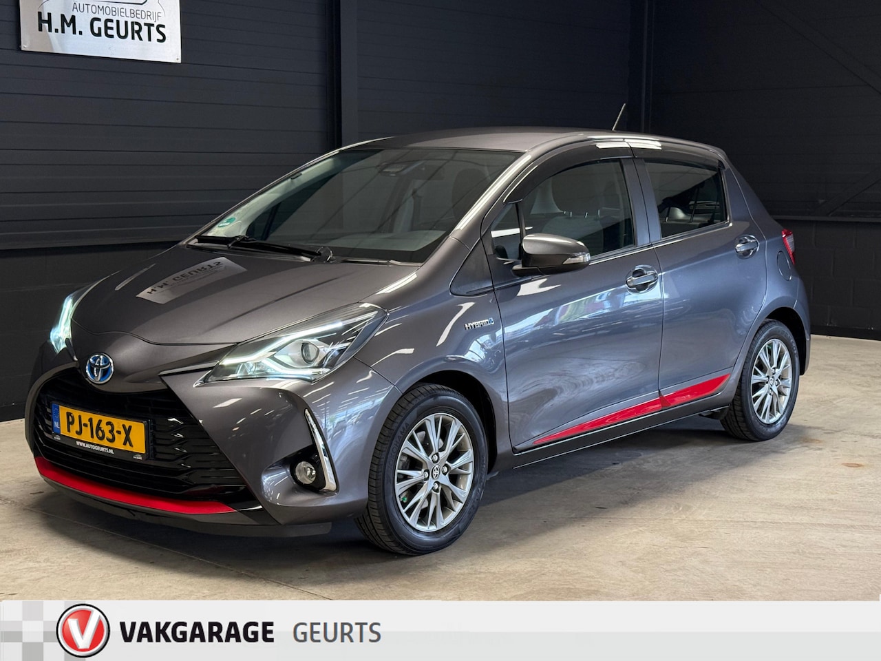 Toyota Yaris - 1.5 Hybrid Automaat Clima Navi Camera Lm Velgen Cruise Fully Serviced! - AutoWereld.nl