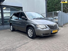Chrysler Voyager - 3.3i V6 SE / Airco / 7persoons / Trekhaak / Automaat/