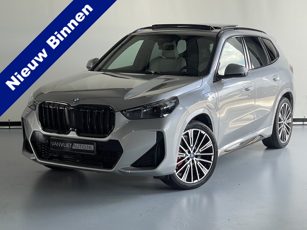 BMW X1 - xDrive30e M Sport Innovation Pano Dak Head UP / Harman Kardon / Trekhaak - AutoWereld.nl