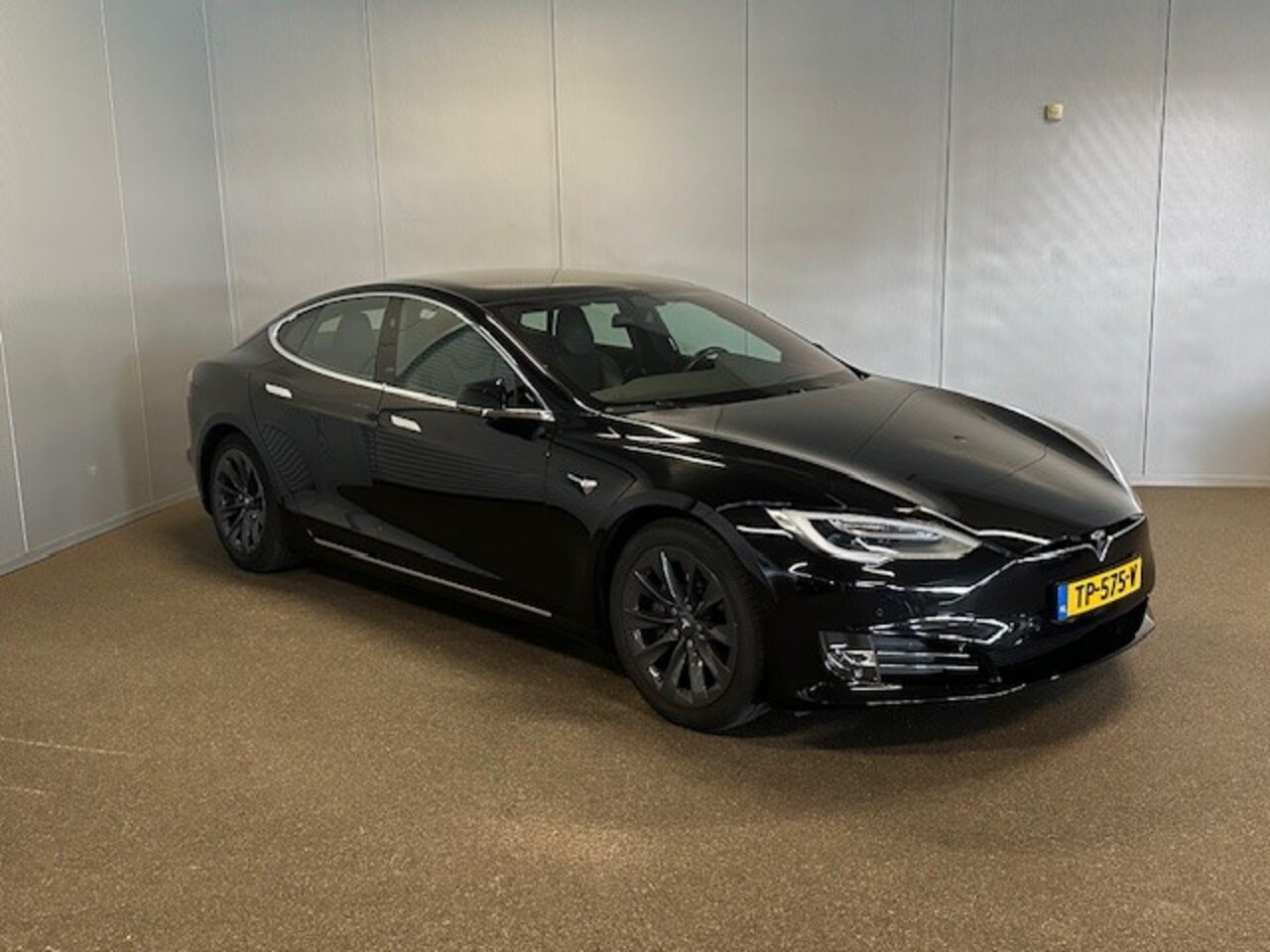 Tesla Model S - 75D AWD 334 PK-PANORAMA-AUTOPILOT 2.5-COMPLEET - AutoWereld.nl
