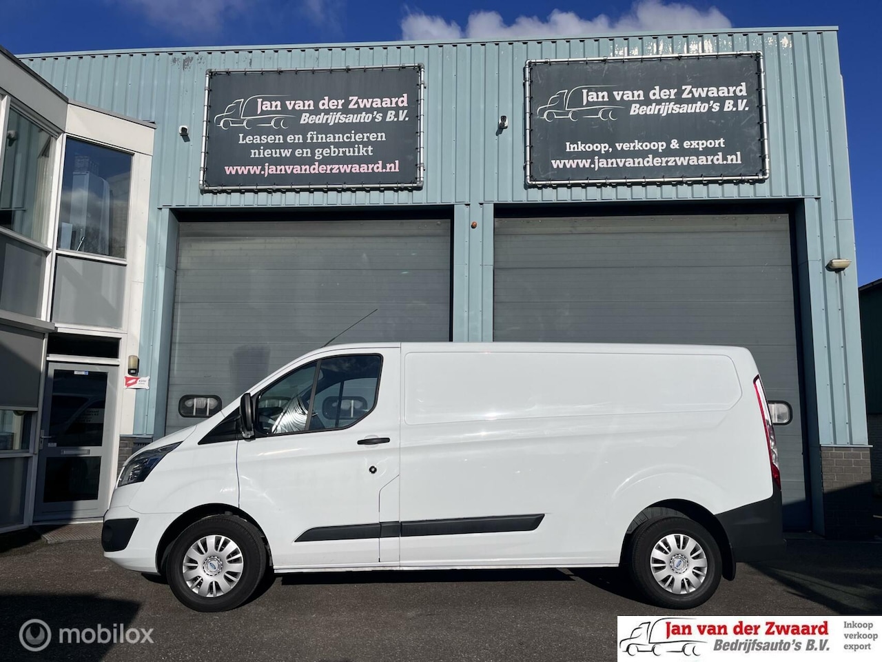 Ford Transit Custom - 330 2.2 TDCI Lang H1 Ambiente Airco 3 Zitplaatsen - AutoWereld.nl