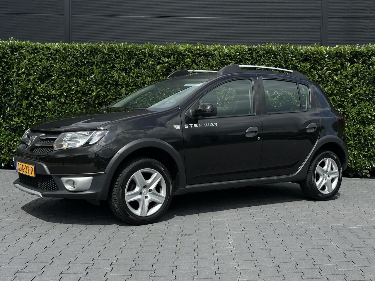 Dacia Sandero Stepway - 0.9 TCe S&S Lauréate AIRCO, NAVIGATIE, CRUISECONTROL, TREKHAAK - AutoWereld.nl