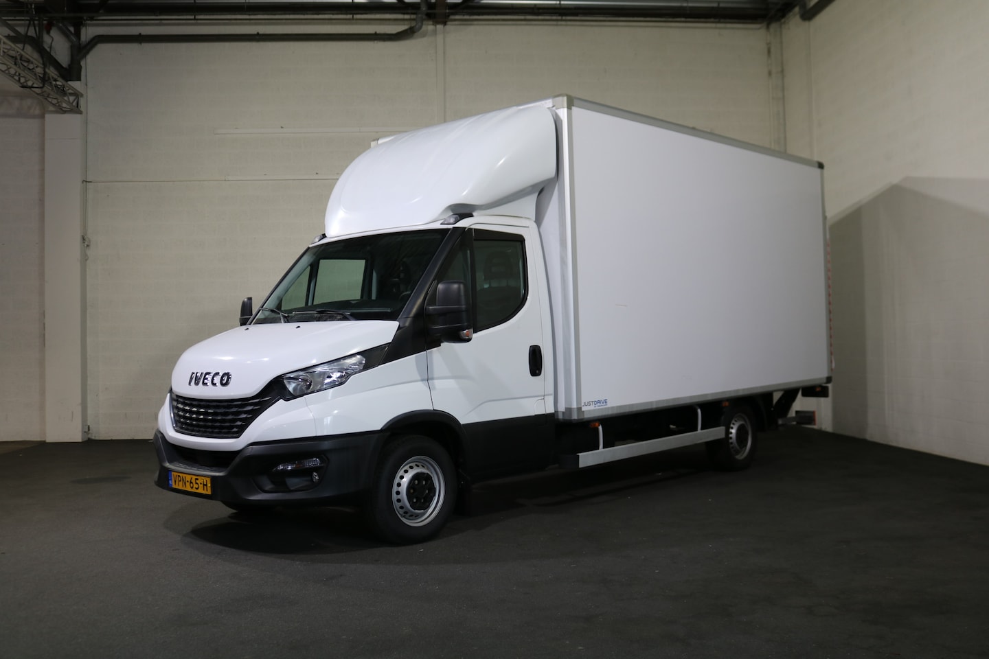 Iveco Daily - 35S18 3.0 Meubelbak met Laadklep - AutoWereld.nl