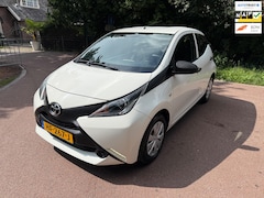 Toyota Aygo - 1.0 VVT-i x-now / Airco / cruisecontrol / 5d / Apk /