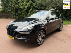 Porsche Cayenne - 3.0 S E-Hybrid / Navi / Pano / Xenon / Camera / leder /