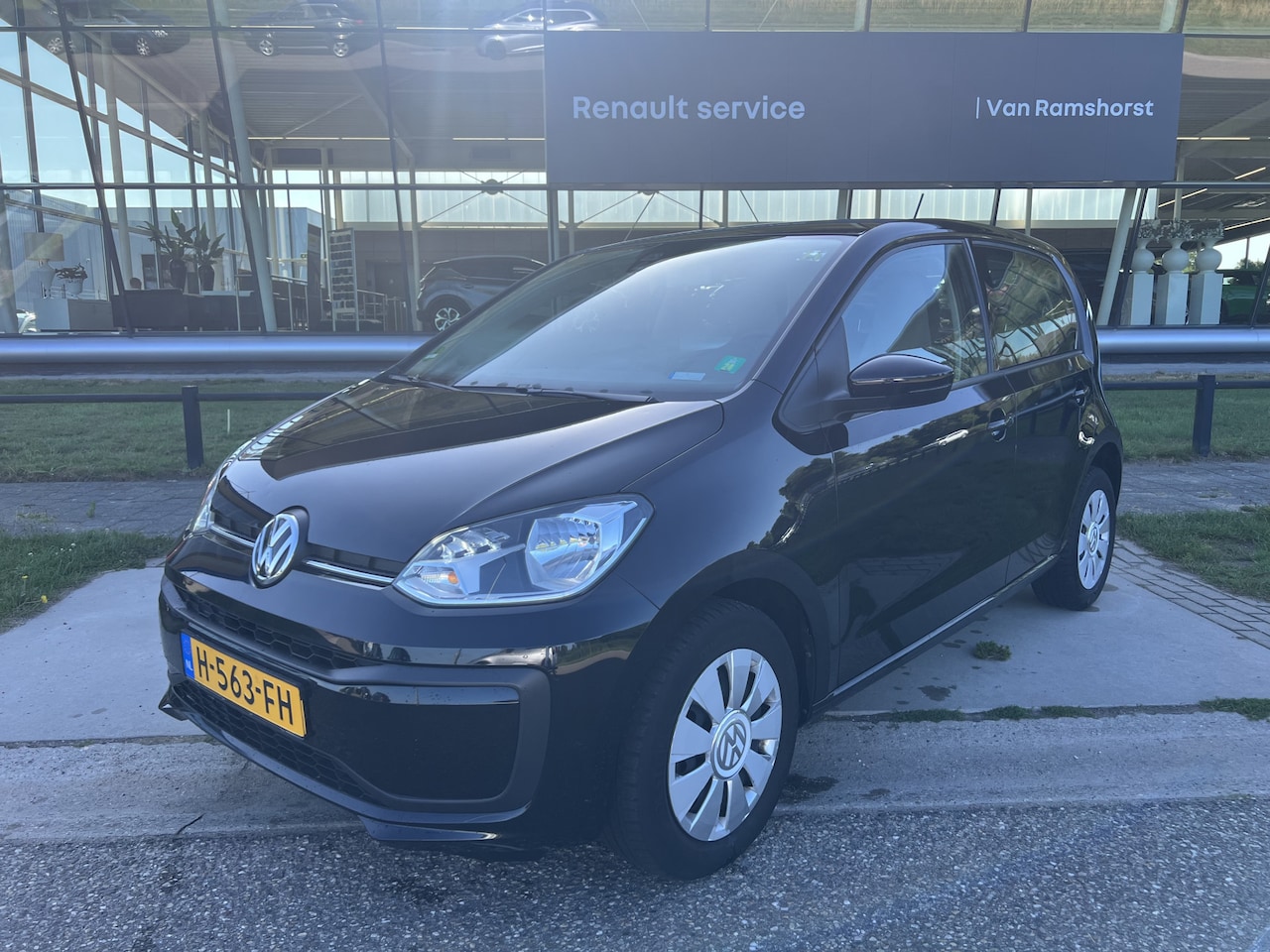 Volkswagen Up! - 1.0 BMT move up! / Airco / DAB / Centr. deurvergrendeling / - AutoWereld.nl