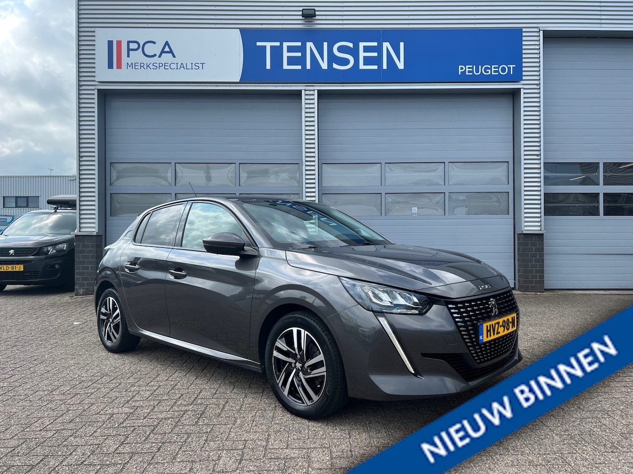 Peugeot 208 - 1.2 100PK PureTech Allure Pack | Keyless | Stoelverwarming | Achteruitrijcamera | Navigati - AutoWereld.nl