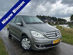 Mercedes-Benz B-klasse - 180 CDI Automaat / Trekhaak / Navi / Achteruitrijd camera