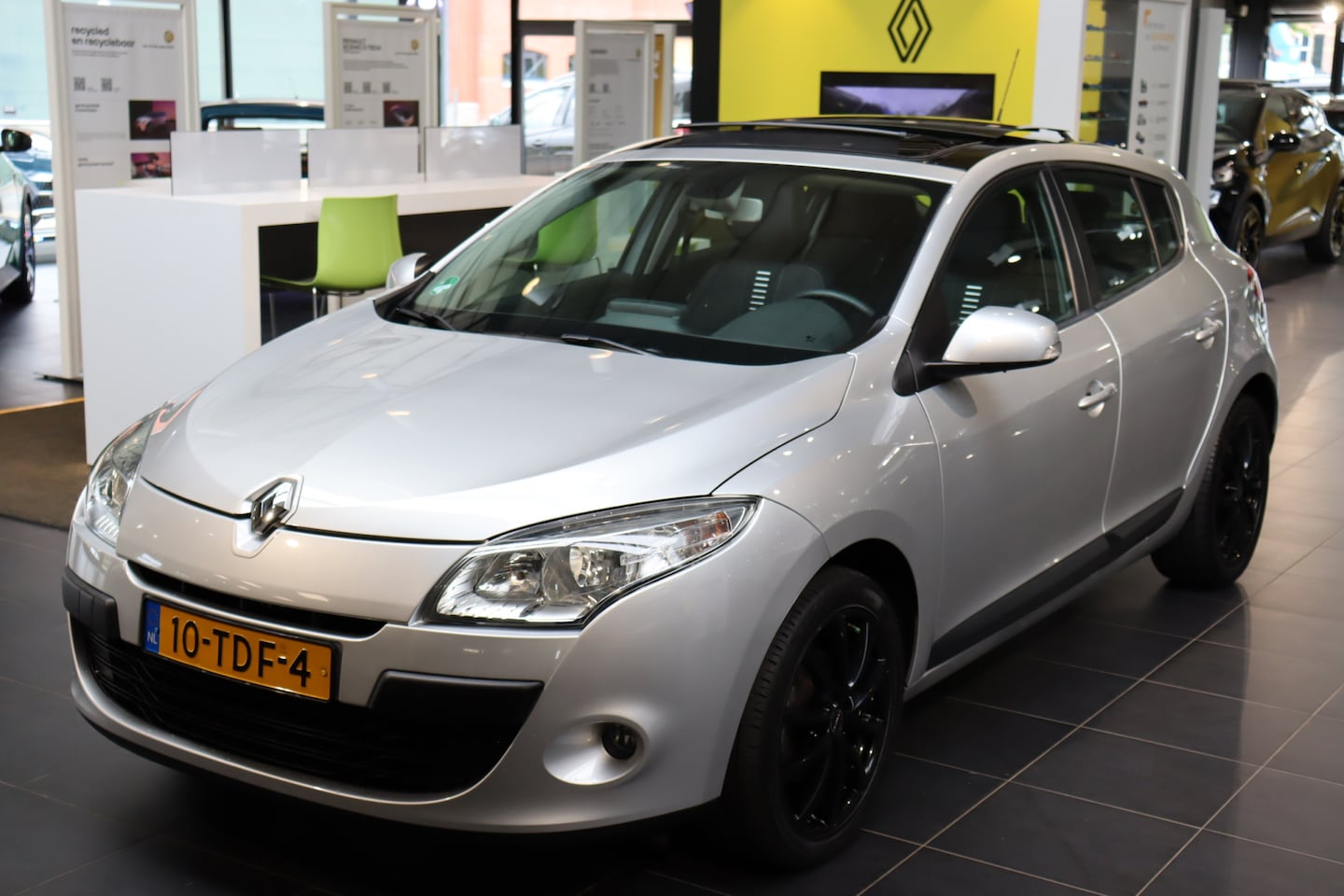 Renault Mégane - 1.6-16V Expression 1.6 16v 110pk Expression - AutoWereld.nl