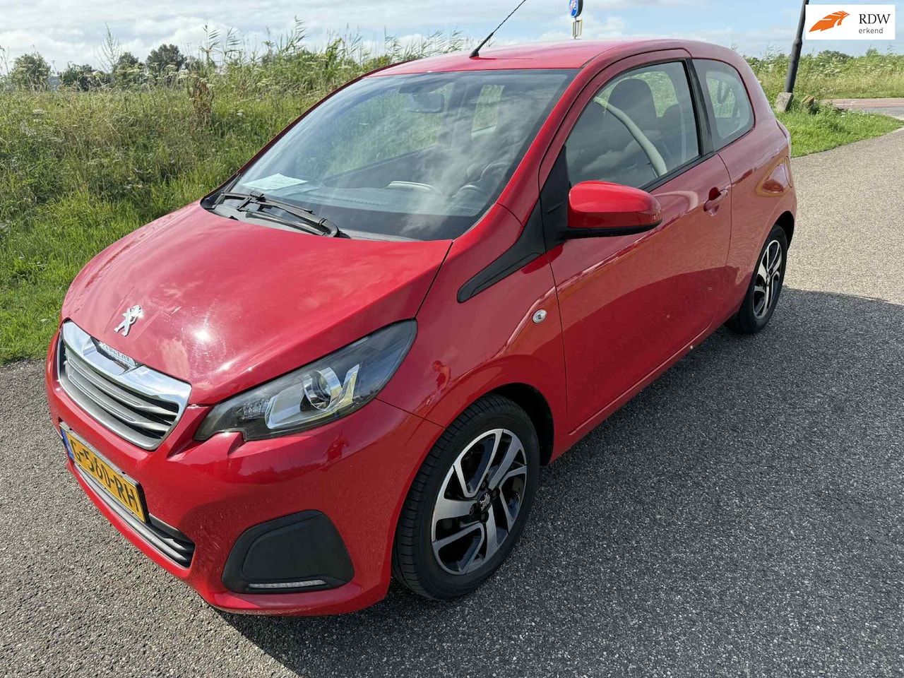 Peugeot 108 - 1.0 e-VTi Active TOP! incl gloednieuwe apk en garantie ! - AutoWereld.nl