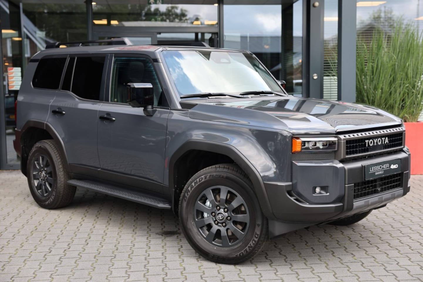 Toyota Land Cruiser 250 - 2.8 D-4D 5DRS EXECUTIVE A/T VAN MET SCHUIFDAK - AutoWereld.nl