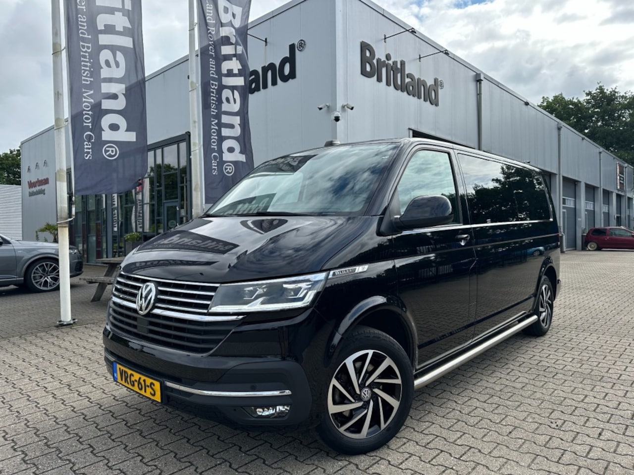 Volkswagen Transporter - 2.0 TDI 150PK DSG DC BULLI bj2022 *75 Edition *Leer *Adaptive *Virtual cockpit *Led - AutoWereld.nl