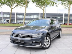 Volkswagen Passat Variant - GTE 1.4 TSI PHEV 218PK | Camera | Adaptive Cruise | Carplay/Android | Stoelverwarming | Ma