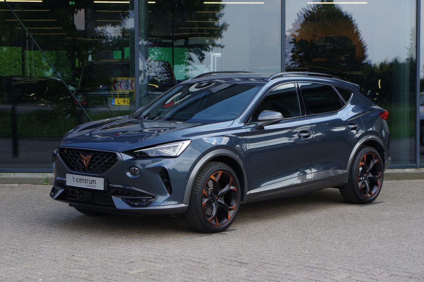CUPRA Formentor - 1.4 e-Hybrid VZ Copper Edition 1.4 e-Hybrid VZ Copper Edition 245 PK, Camera, Carplay, Suur-Startknop - AutoWereld.nl