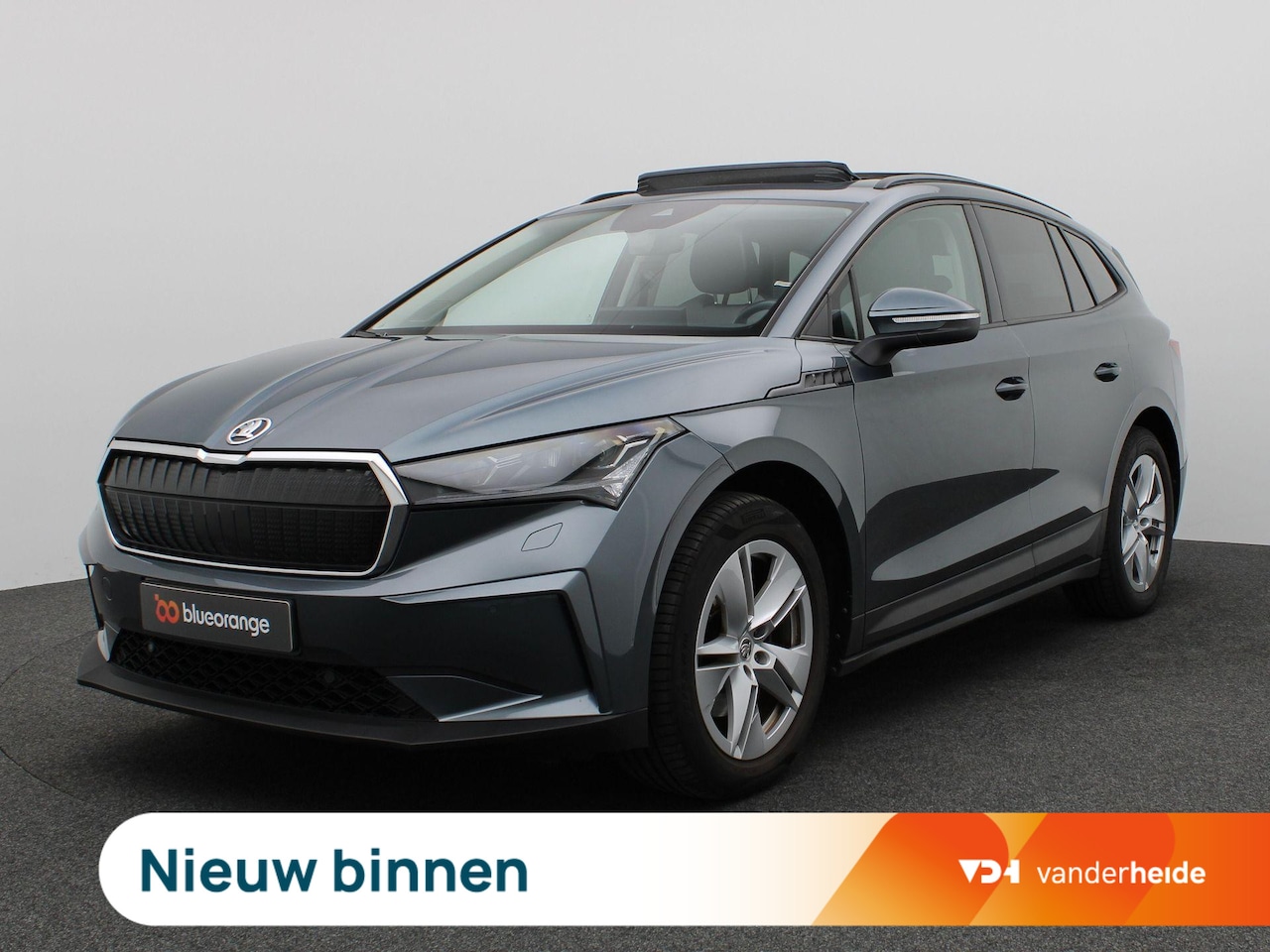 Skoda Enyaq iV - 60 Trekhaak, Panoramadak, LED-Matrix, Adaptive Cruise Control, Keyless, Achteruitrijcamera - AutoWereld.nl