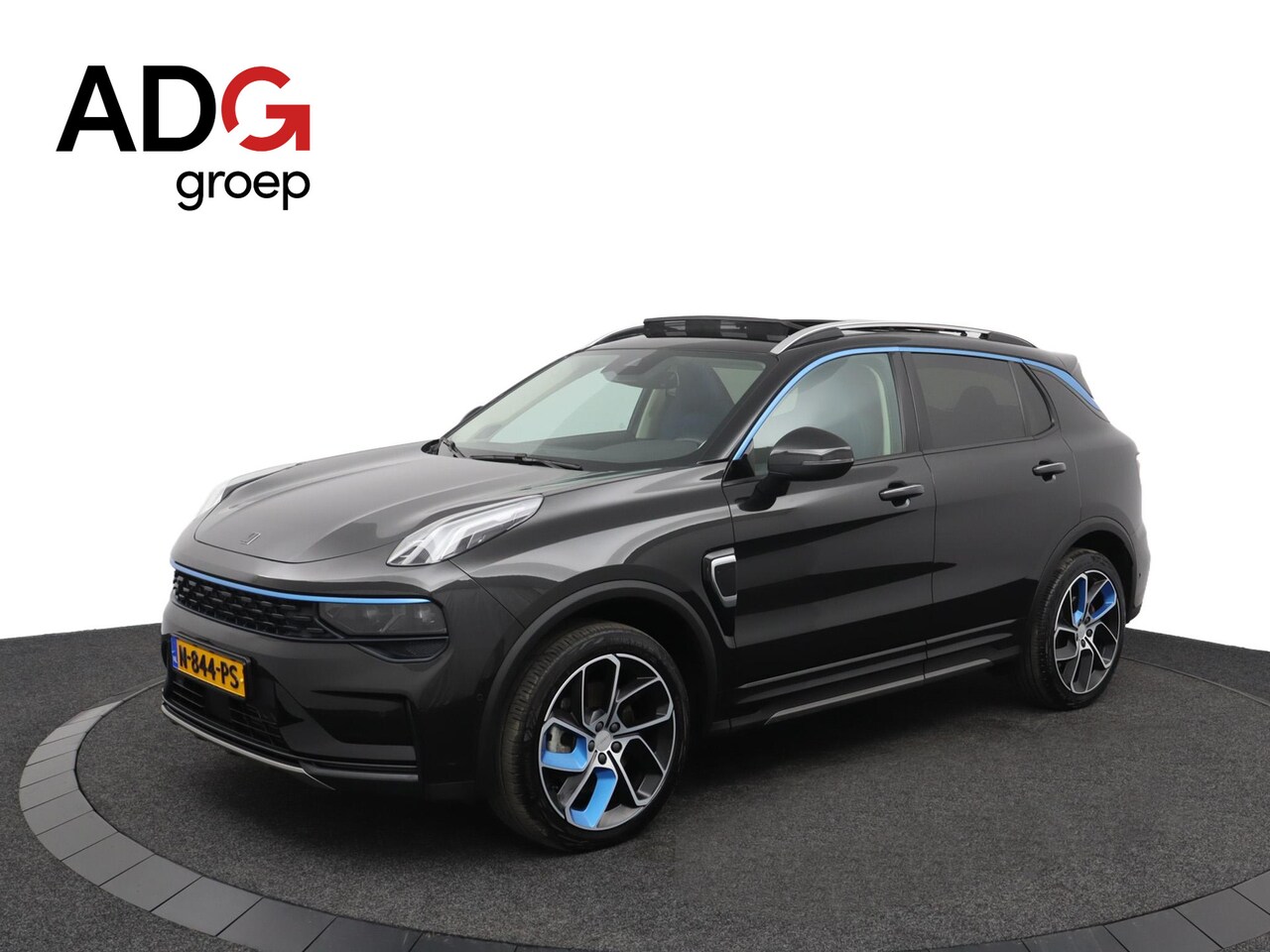 Lynk & Co 01 - 1.5 | Panoramadak | Parkeercamera | Navigatie | Elektrische achterklep | - AutoWereld.nl