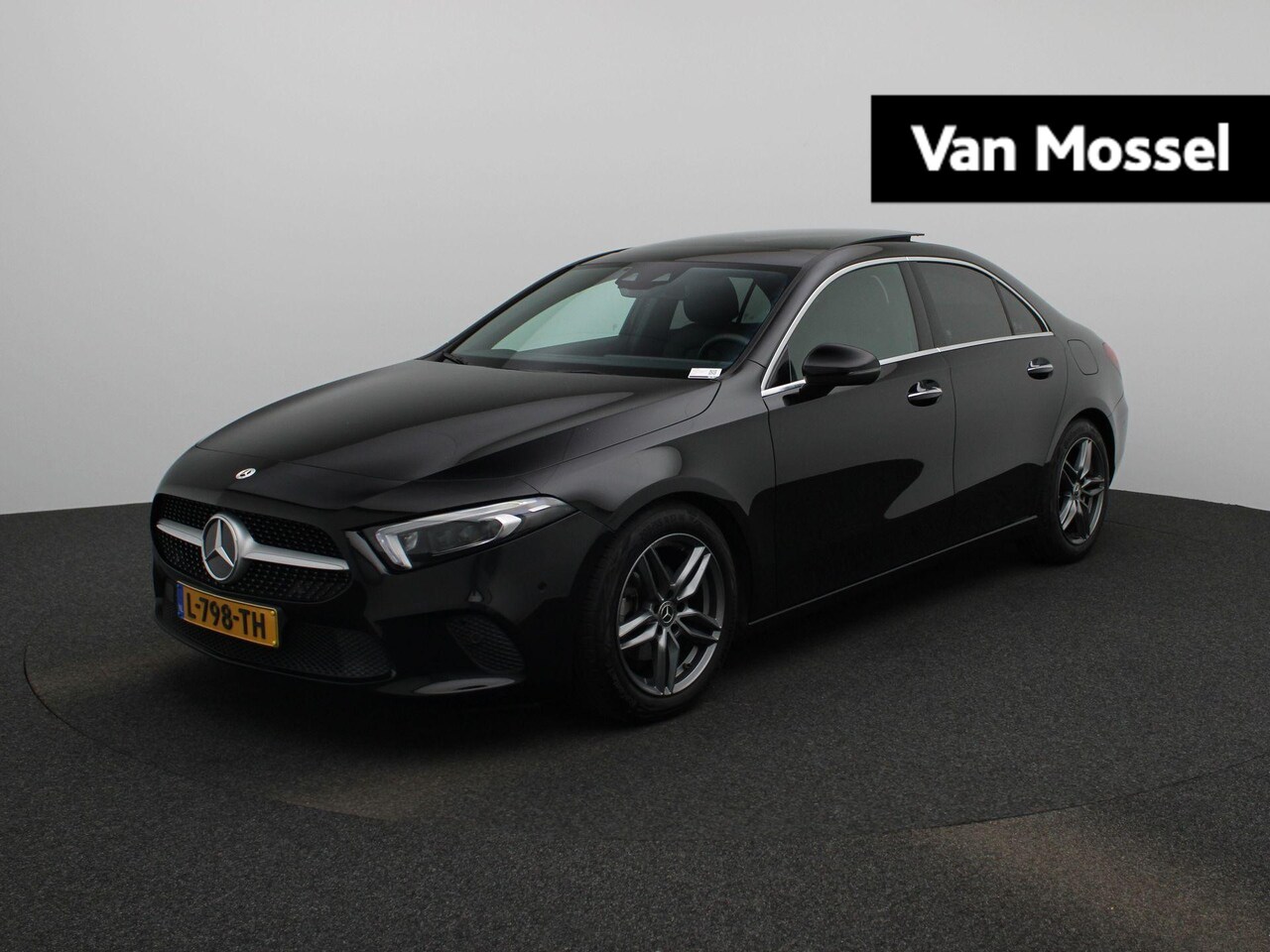 Mercedes-Benz A-klasse - 180 Business Solution Luxury | Panoramadak | Climate Control | Camera | Lederen Bekleding - AutoWereld.nl