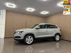 Skoda Karoq - 1.0 TSI Ambition Business * Elektr. Trekhaak / Carplay / Parkeersensoren / NL Auto