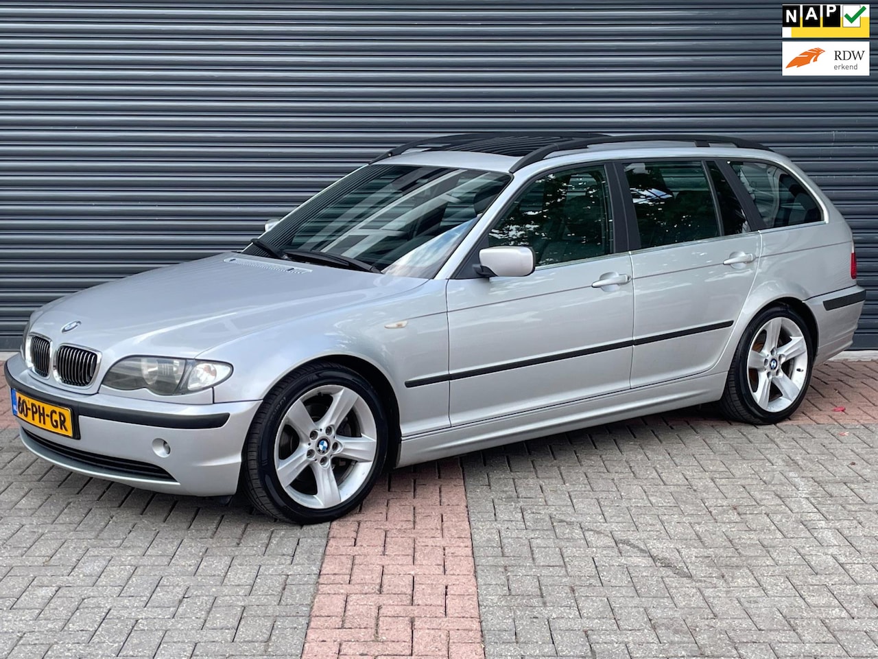 BMW 3-serie Touring - 320i Special Edition Aut | Dak| Clima | Navi | Leer - AutoWereld.nl