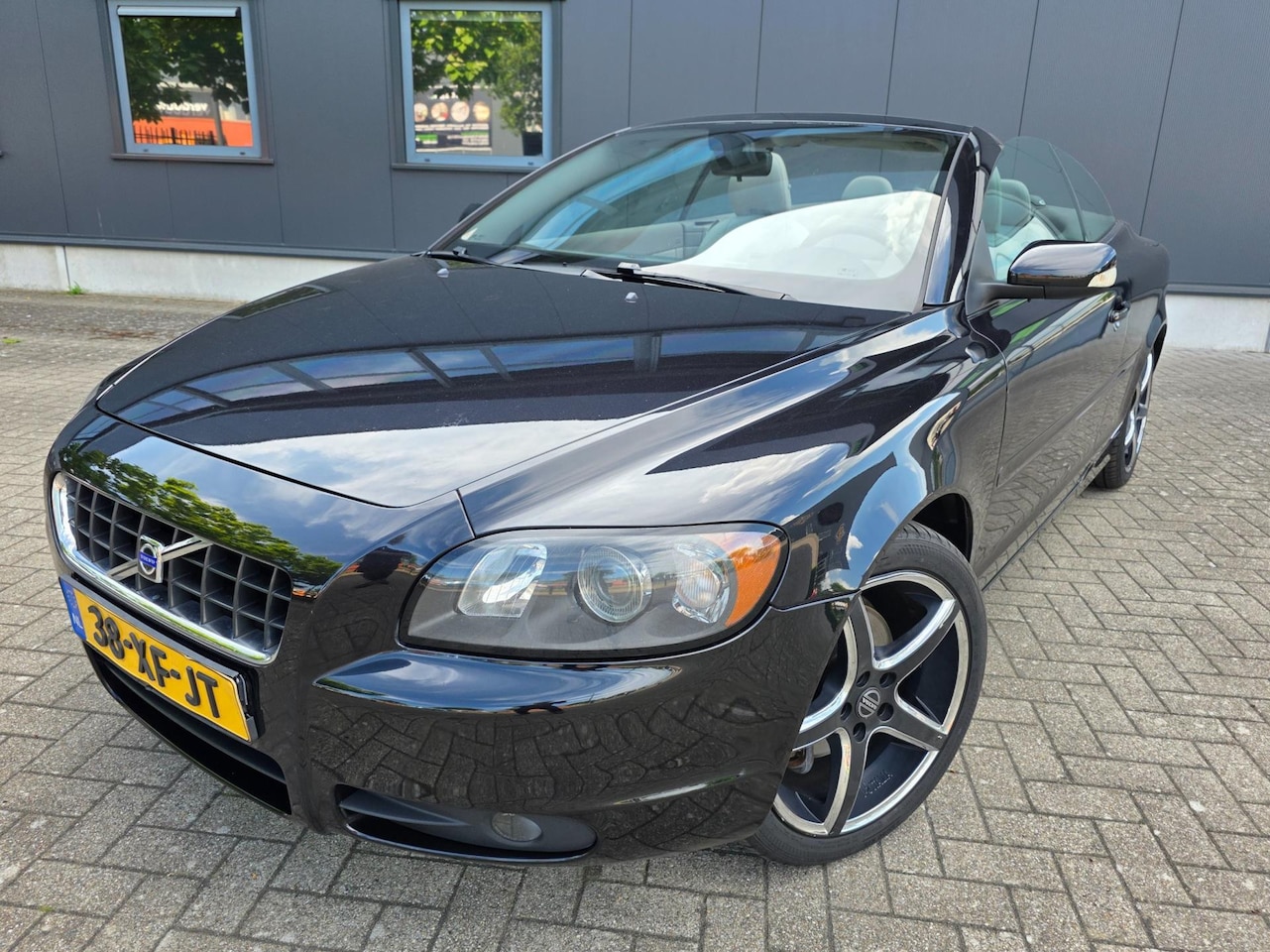 Volvo C70 Convertible - 2.4 Kinetic 2.4 Kinetic, netto €, 170PK, bijtel vriendelijk! - AutoWereld.nl