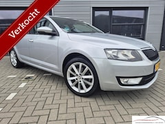Skoda Octavia Combi - 1.4 AUTOMAAT 104000KM NAP NAVI PDC 17"