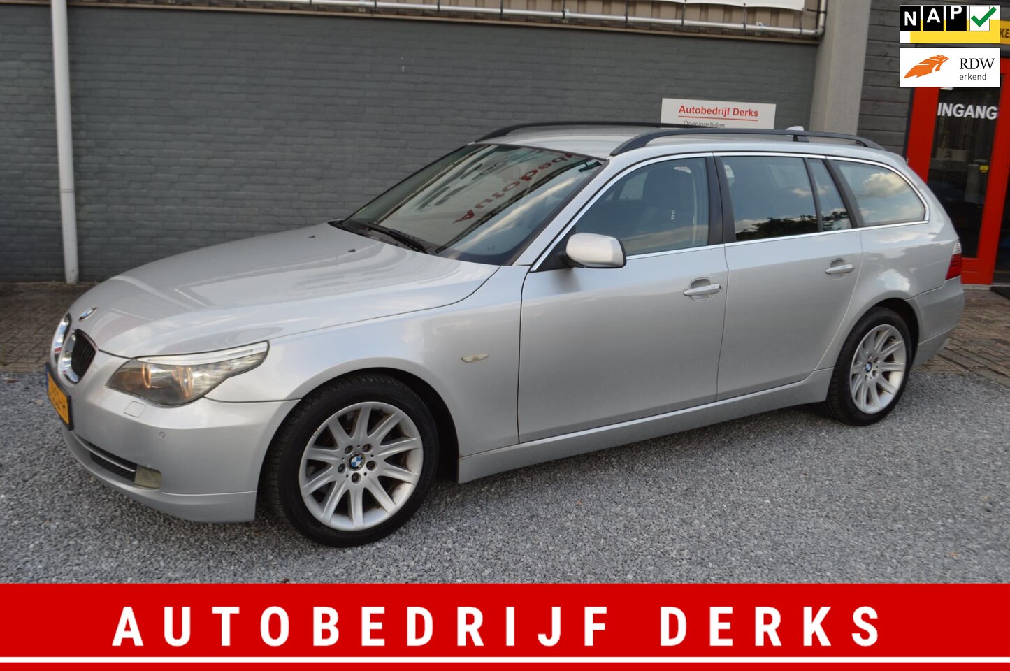 BMW 5-serie Touring - 523i High Executive AUT Airco Leer Navi Trekhaak PDC Xenon - AutoWereld.nl