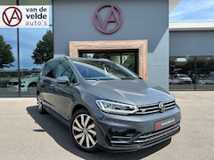 Volkswagen Touran - 1.5 TSI 150pk DSG R-line Highline | Led | Trekhaak | Dode hoek | Camera | Keyless | Rijkla