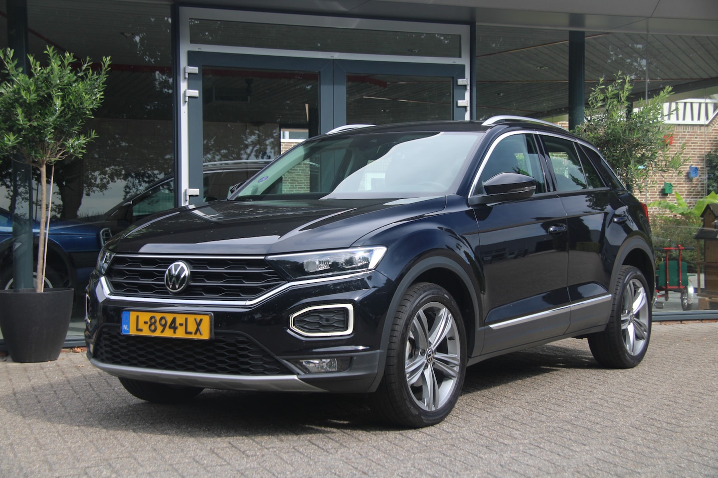 Volkswagen T-Roc - 1.5 TSI Sport | DSG | Virtual | Camera |Org. NL | - AutoWereld.nl