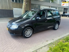 Volkswagen Touran - 2.0-16V FSI Highline * Automaat * Airco * Elek ramen