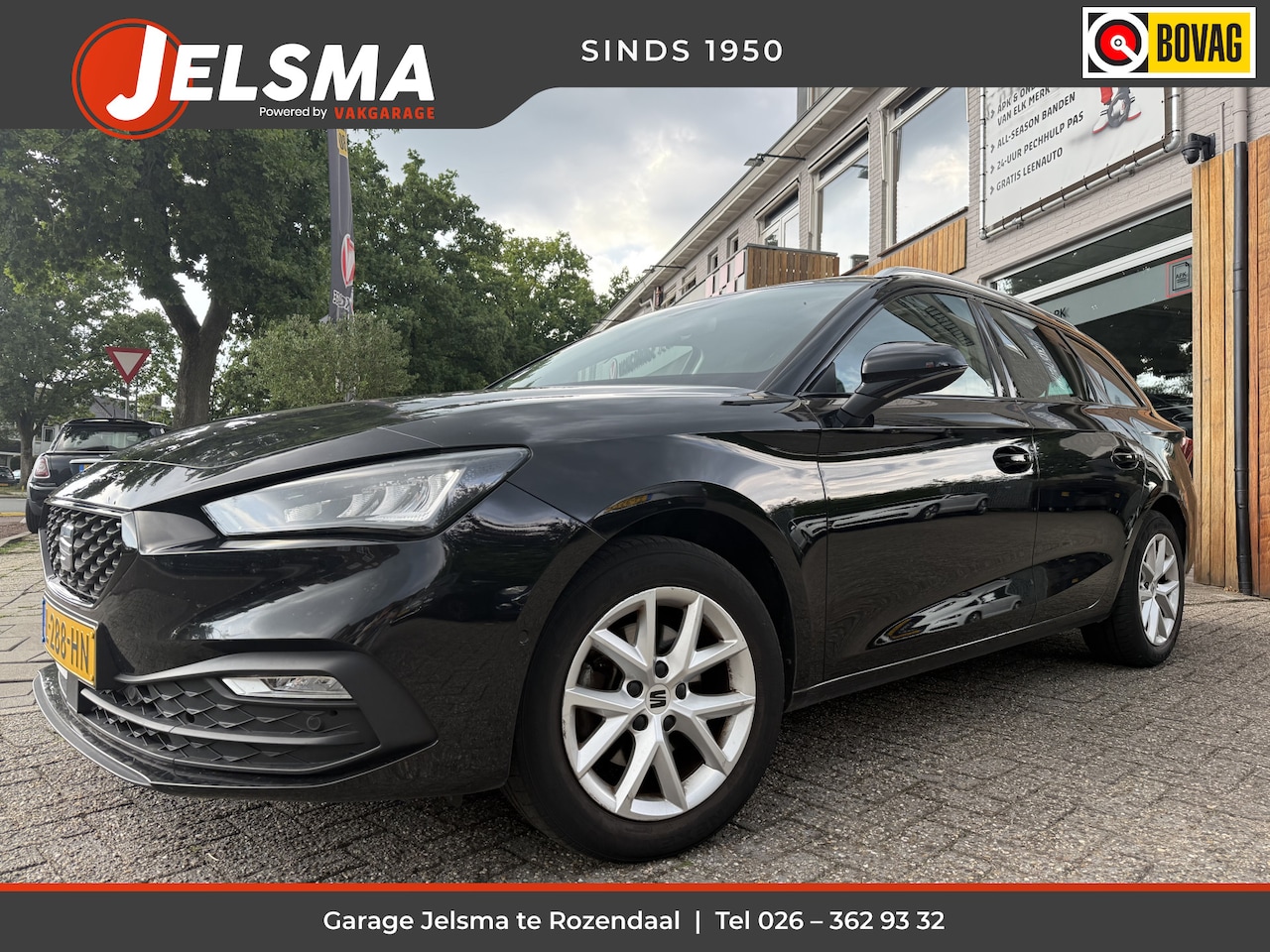 SEAT Leon Sportstourer - 1.5 eTSi Style Launch Edition Aut., Panoramadak | Trekhaak - AutoWereld.nl