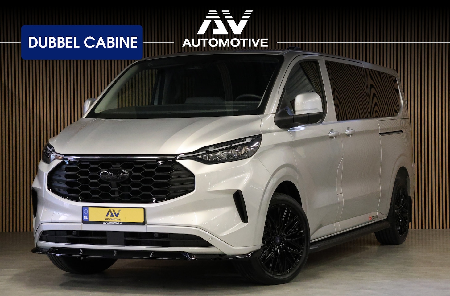 Ford Transit Custom - 320 2.0 TDCI 150 PK L2H1 DC LIMITED | L+R Schuifdeur | Dubbel Cabine | Navigatie | Camera - AutoWereld.nl